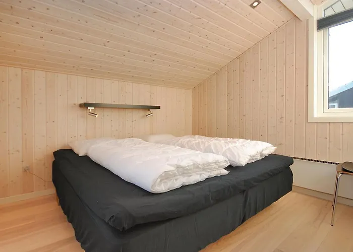 Arisa - 100m To The Fjord By Interhome